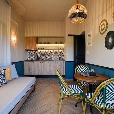 Krissaia Seaside Suites Galaxídhion Exterior foto